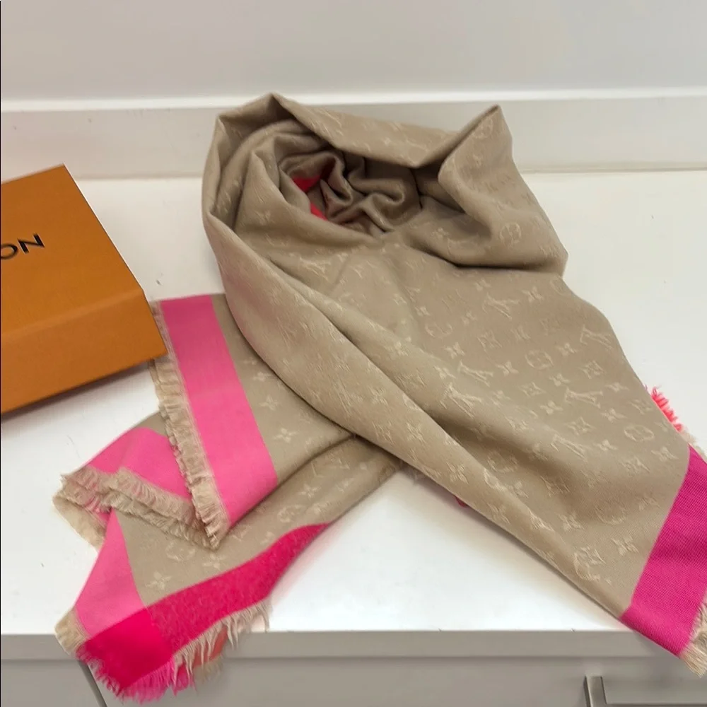 Louis Vuitton Beige Monogram Shawl with Pink and Coral Border - Picture 5 of 7